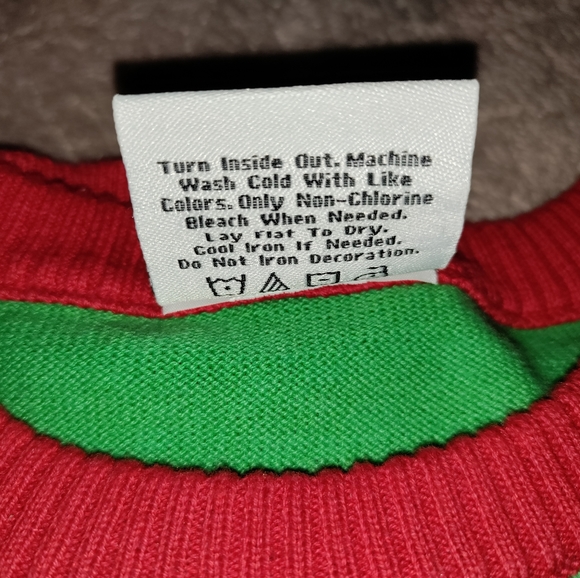 Star Wars | Yoda Mandalorian Red & Green Snowflake Christmas Sweater Size XL - Picture 5 of 14